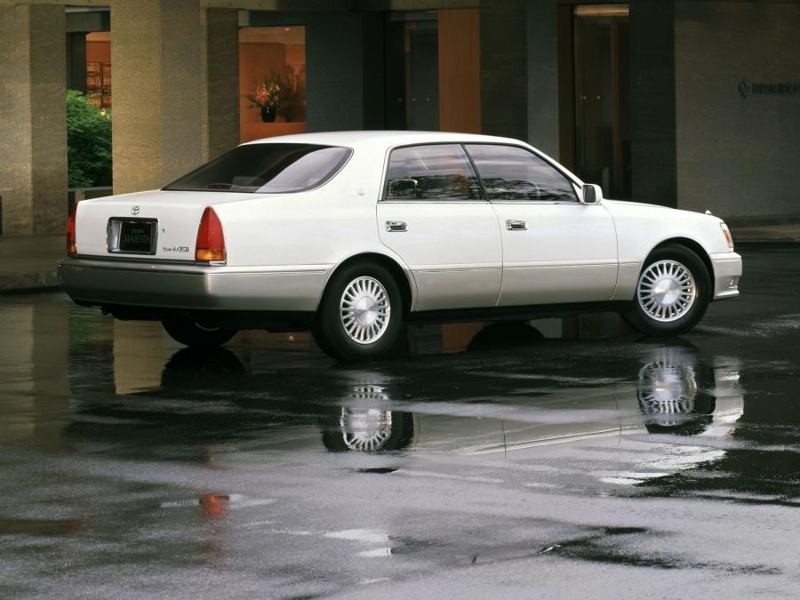  Toyota Crown Majesta 1995 года  (фото 16 из 25)